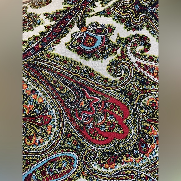 Thin wool paisley wrap - Picture 7 of 11